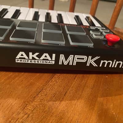 AKAI MPK MINI USB CONTROLLER image 7