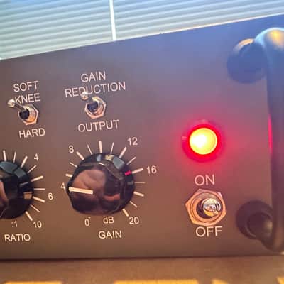 JDK Audio R22 Dual-Channel Compressor 2010s - Green image 10