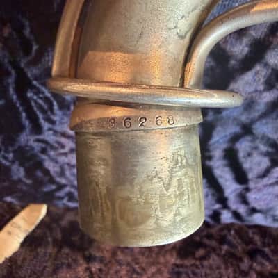 C.G. Conn New Wonder I Tenor Saxophone 1916 – Silver Plate – Low Pitch – Matching Neck image 3