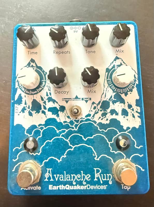 EarthQuaker Devices Avalanche Run Stereo Reverb & Delay with Tap Tempo V2