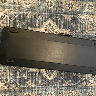 Fender Vintage Molded Hardshell Case for Strat or Tele 70s-80s - Black image 4