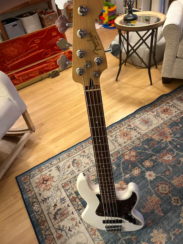 Fender Player Jazz Bass V with Pau Ferro Fretboard 2018 - Present Polar White