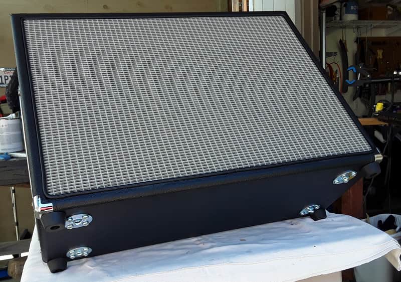 Boutique 2x12 extension cabinet image 1