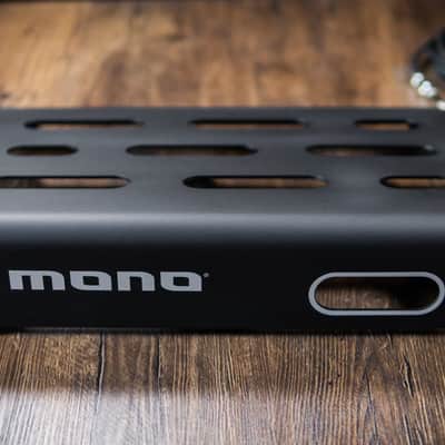 MONO Pedalboard Small Black + Club Accessory Case 2.0 Black image 3