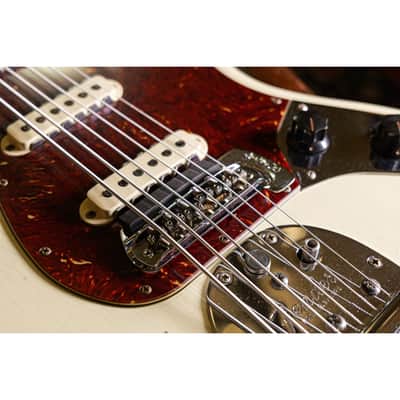 Fender Custom Shop B3 BASS VI Journeyman Aged Vintage White image 6