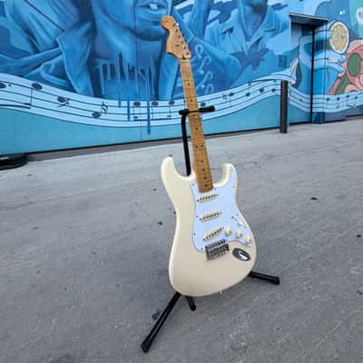 Fender Jimi Hendrix Artist Series Signature Stratocaster 2015 - Present - Olympic White image 8
