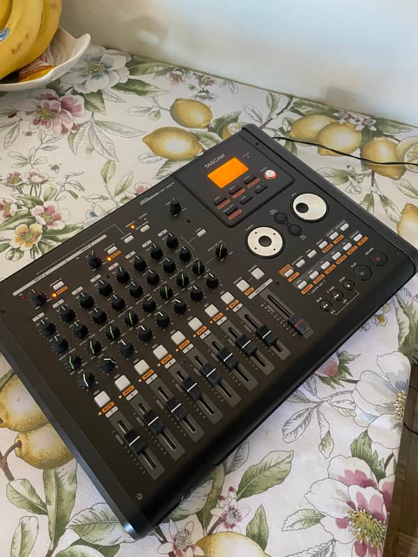 TASCAM Digital Portastudio DP 02 CF - Black image 1
