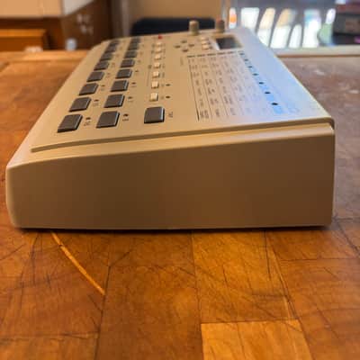 Akai S20 Stereo Phrase Sampler 1997 - White- SERVICED - MAXED image 8
