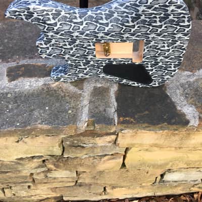 KnE Charvel Dinky Snakeskin image 4