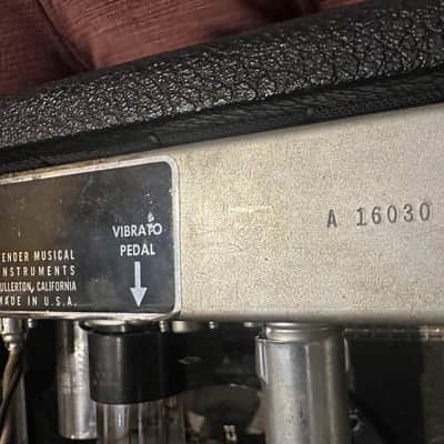 Fender Vintage Vibro Champ 1x8 Tube Combo Guitar Amp (Pre-Owned) image 6
