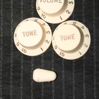 2004 Fender Vintage White Stratocaster Knobs & Switch Tip 2004 Aged White image 1
