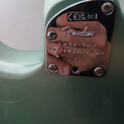 Fender American Professional II Stratocaster HSS with Maple Fretboard 2020 - Present - Mystic Surf Green image 13
