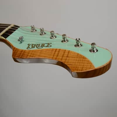 Bruce Guitars - "The Ellary" deluxe, surf green , Gemini pickups image 4