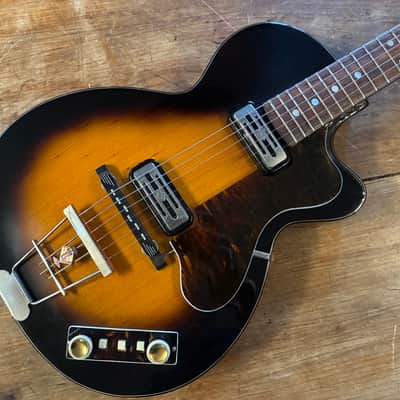 Hofner Club 50 1960s - Sunburst image 1