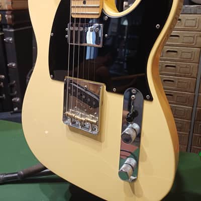 Fender American Performer Telecaster Hum with Maple Fretboard 2018 - Present - Vintage White image 4