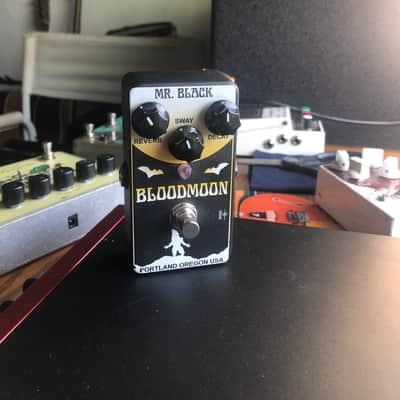 Mr. Black Bloodmoon image 1