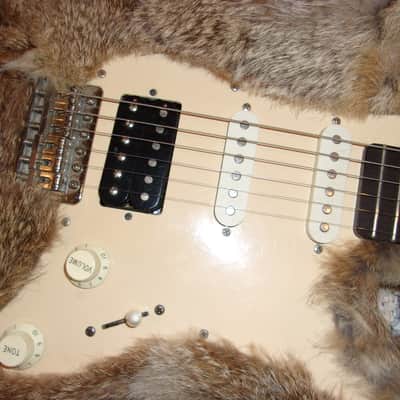 Yamaha Pacifica Fur image 2