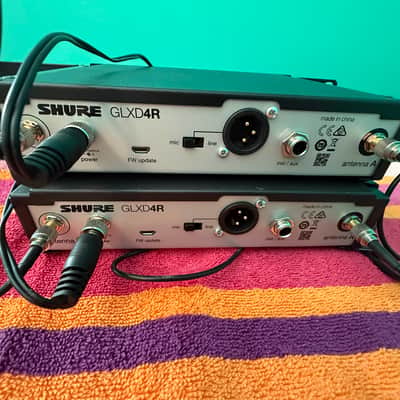 2 Shure GLXD Wireless mic system with soft SKB case image 4