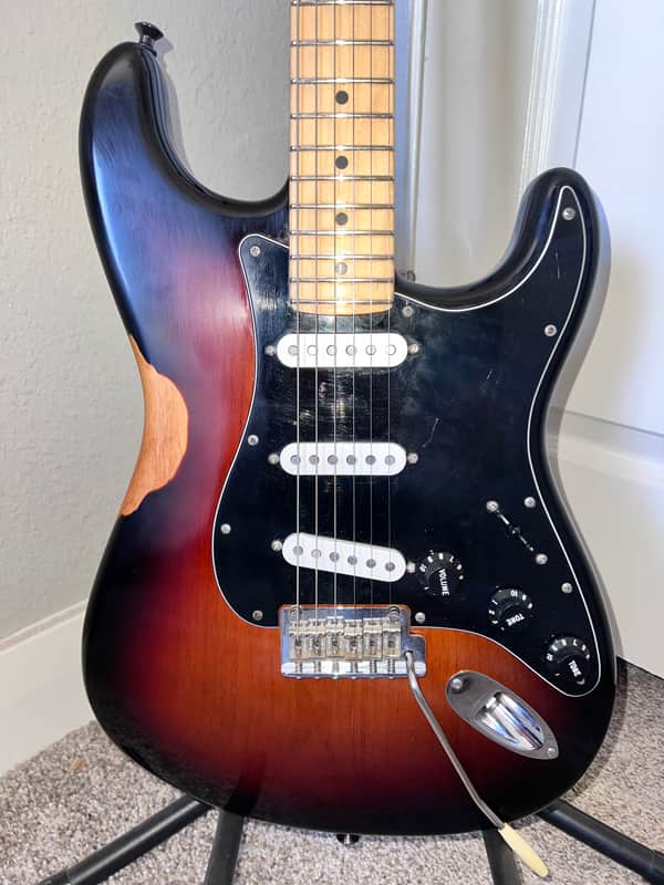 Fender American Standard Stratocaster with Maple Fretboard 2008 - 2016 - 3-Color Sunburst image 1