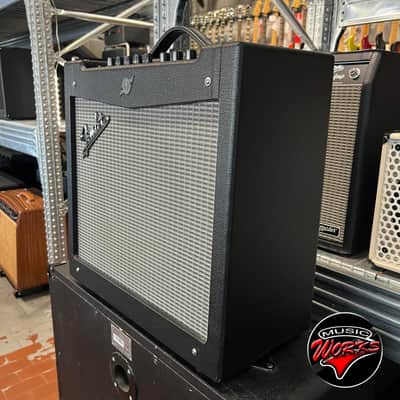 Fender   Mustang 2 V2 image 3