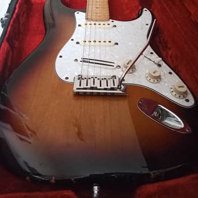 Fender American Deluxe Stratocaster 1998 - sunburst image 3