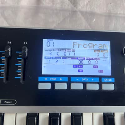 Samson Graphite 49 USB MIDI Keyboard Controller 2010s - Black/White image 4