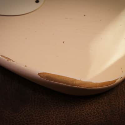 Fender Custom Shop 1959 Stratocaster Relic in Super Faded Aged Shell Pink image 2