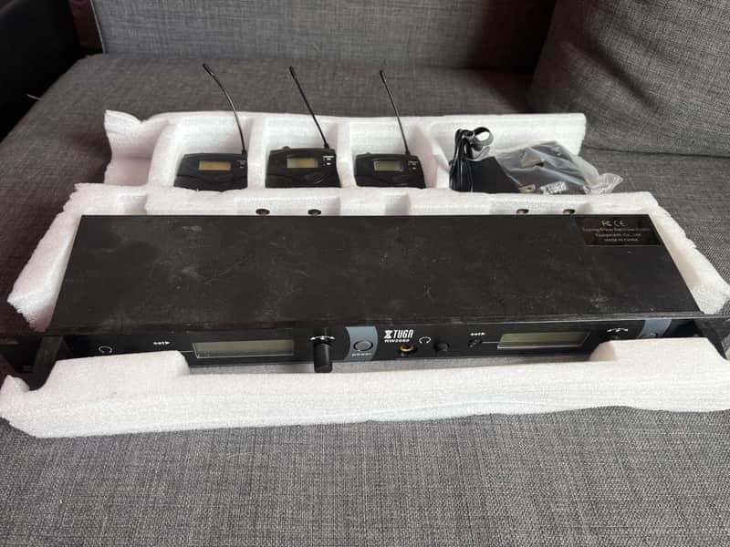 Xtuga RW2080 4 Channel Wireless Headphone System image 1