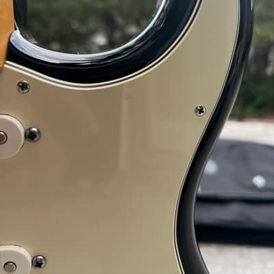 Fender Standard Stratocaster HSS Maple Neck 2010 - Black image 10