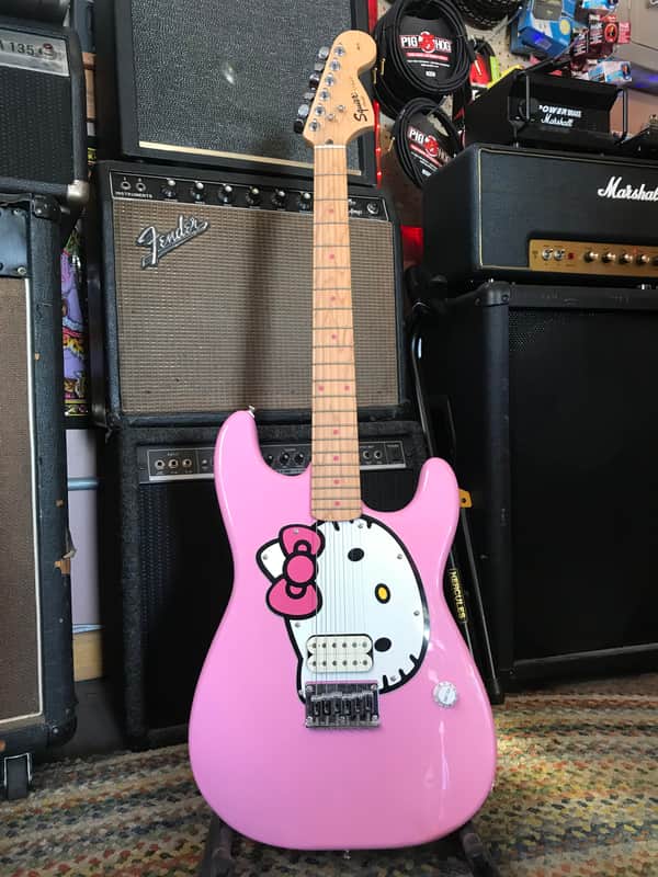 Squier by Fender Hello Kitty Stratocaster 2005 Pink | Reverb Canada