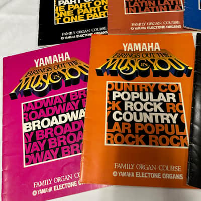 Lot of 6 Old Vintage Yamaha Organ Course Books Sheet Music Latin, Jazz, Broadway, & Country image 2