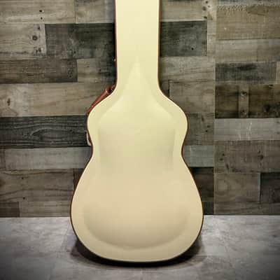 Alvarez Yairi Masterworks DYMR70 Sunburst 12th-Fret Slope Shoulder Dreadnought B-Stock (DYMR70_Sunburst) image 11