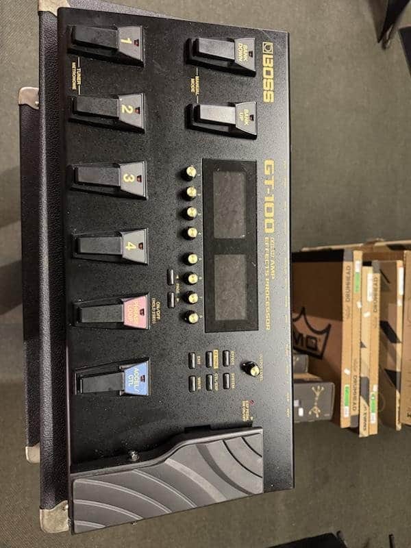 Boss GT-100 Effects Processor MultiEffect Pedal image 1
