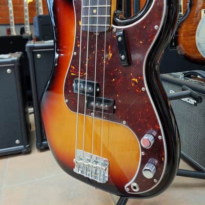 Fender American Vintage II '60 Precision Bass 2022 - Present - 3-Color Sunburst image 2