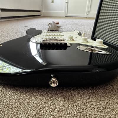 Squier Classic Vibe '70s Stratocaster with Laurel Fretboard 2019 - Present - Black image 14
