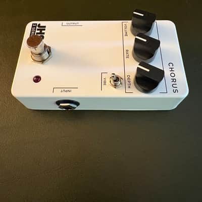 JHS 3 Series Chorus 2020 - Present - White image 3