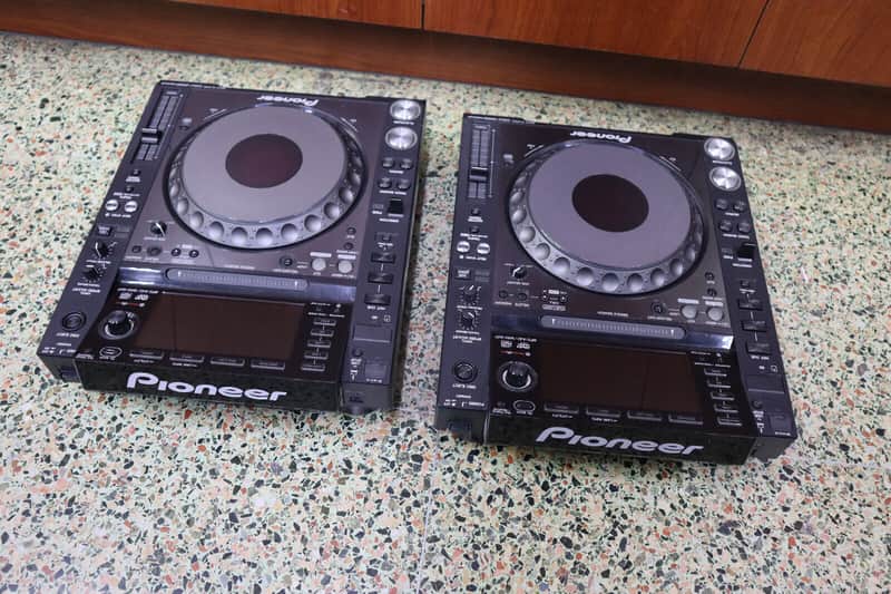 Pioneer CDJ 2000 Nexus Pro CD/USB Rekordbox turntable PAIR image 1