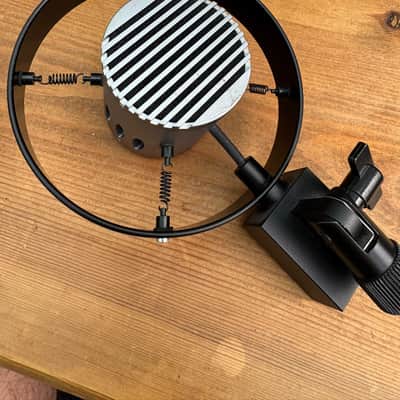 Sontronics Corona Vintage-Style Dynamic Vocal Mic image 1