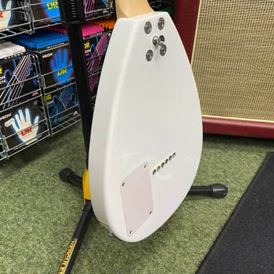 Vox Mini Mk III travel guitar teardrop shape in marble /white finish image 4