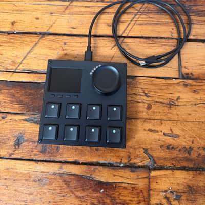 Intech Studio VSN1 Series 3 Left MIDI Controller LCD Screen Jog Wheel Key Switches image 4