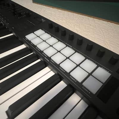 Novation Launchkey 49 MKIV MIDI Keyboard Controller 2024 - Present - Black image 2