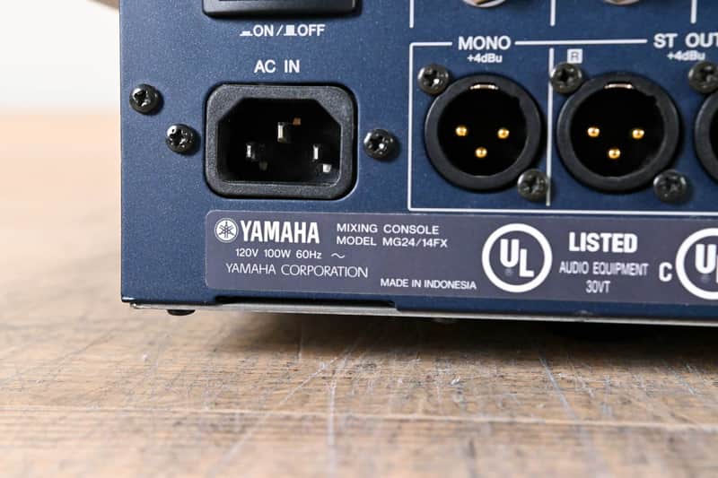 Yamaha MG24/14FX 24-Input 14-Bus Mixing Console with Effects