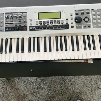 Roland Fantom Xa 61-Key Workstation Keyboard 2004 - 2006 - Silver