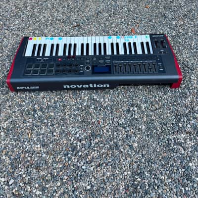 Novation Impulse 49 MIDI Keyboard Controller 2011 - Present - Gray