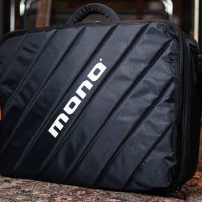 MONO Pedalboard Small Black + Club Accessory Case 2.0 Black image 6