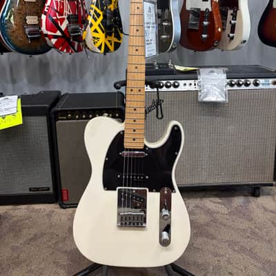 Fender Deluxe Nashville Telecaster with Maple Fretboard - White Blonde image 1