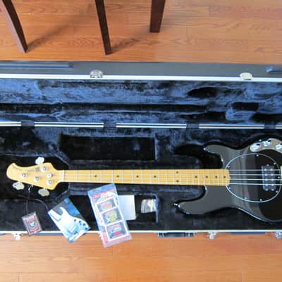 Ernie Ball/Musicman Stingray Classic Active/Passive image 2