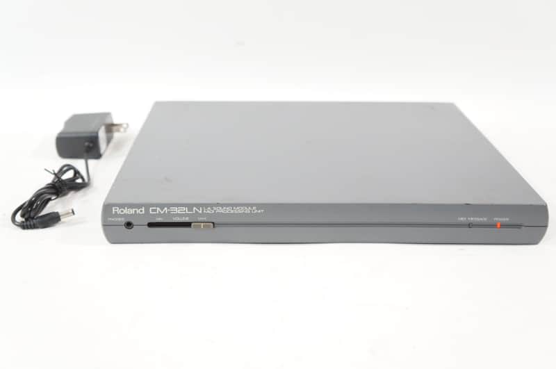 Roland CM-32LN LA Sound Module LA Synthesizer MIDI RARE w/ 100-240V PSU< image 1