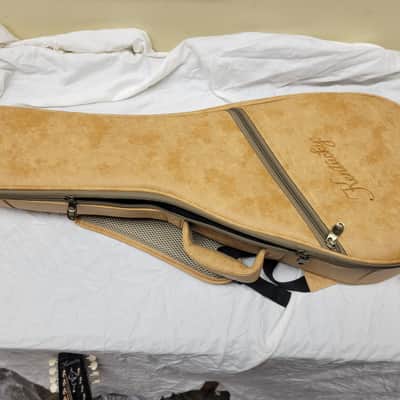 Kentucky model KM-226 A-Style Mandolin, with deluxe gig bag image 10
