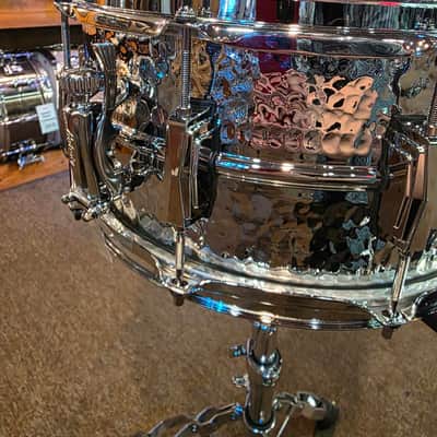 Ludwig Supraphonic Hammered LM402KT 6.5 x 14-inch Snare Drum - Chrome image 6